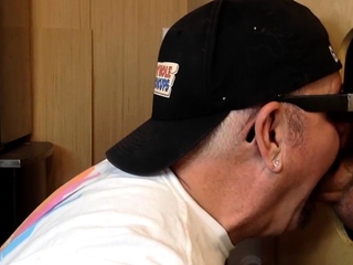 Amateur gloryhole BJ gaydaddy sucking BF