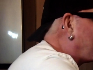 Gloryhole DILF give closeup blowjob