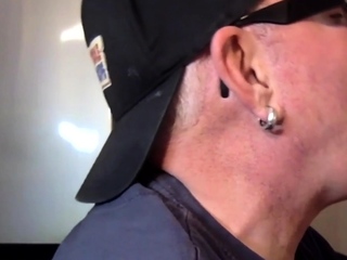 Gloryhole amateur DILF sucks closeup rod