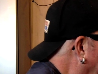 Gloryhole DILF goes bottom after BJ