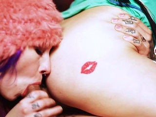 Amateur girlfriend threesome blowjob with cumshot