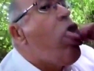 Daddy’s Blowjob Lesson