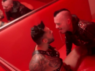 Muscular Top Viktor Destroys Axel Abysse’s Hole