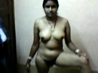 Desi Bhabi Showing Her Bj...
