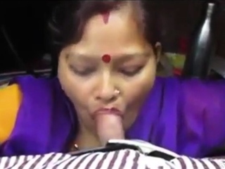 Desi Aunty Giving Blowjob And Deepthroat Drank Cum...