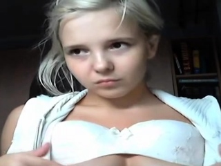 Blonde Teen With Masturbating On Webcam...