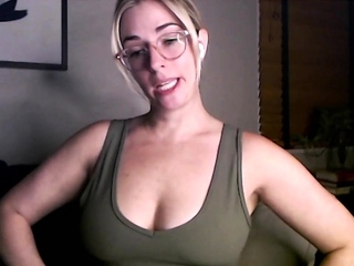 Big boob brute masturbates on webcam