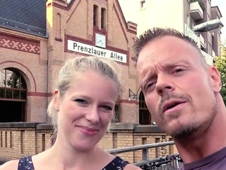 Public babe fucked by sex date outdoor