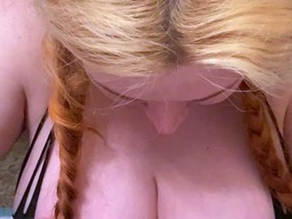 Big boob brunette masturbates on webcam