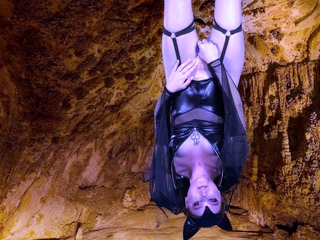 Camsoda – Bat costume slut goes solo