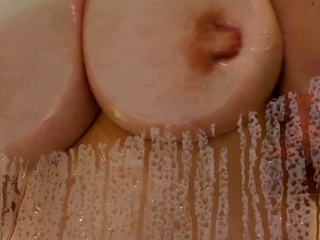Close up MILF masturbation