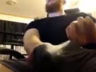 Big Cock Bear’s Loud Orgasm