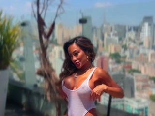 Natural busty asian babe outdoor banging