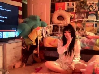 Brunette Solo Webcam Masturbation
